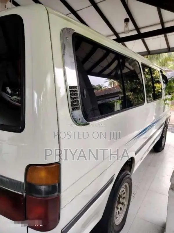 Toyota Dolphin 1997 Van (Used)