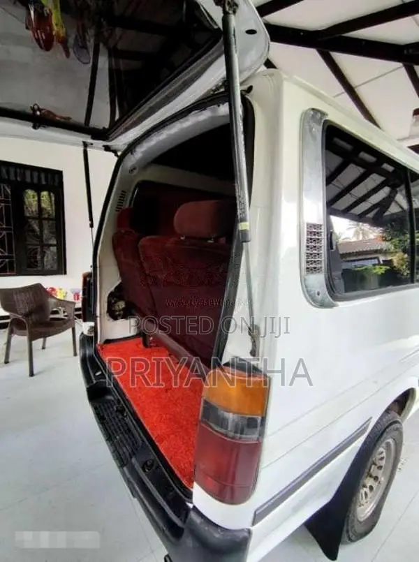 Toyota Dolphin 1997 Van (Used)