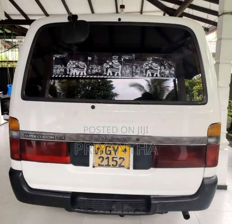 Toyota Dolphin 1997 Van (Used)