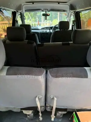 Toyota Noah KR42 2004 Van (Used)
