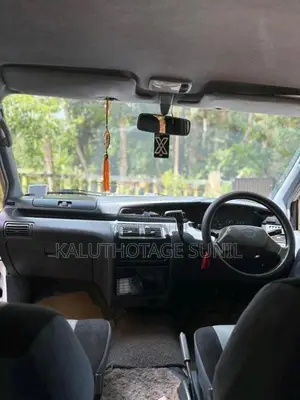 Toyota Noah KR42 2004 Van (Used)