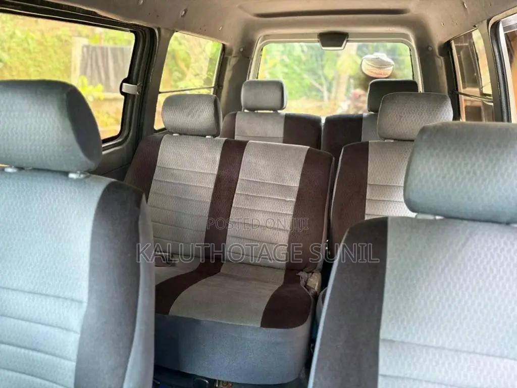 Toyota Noah KR42 2004 Van (Used)