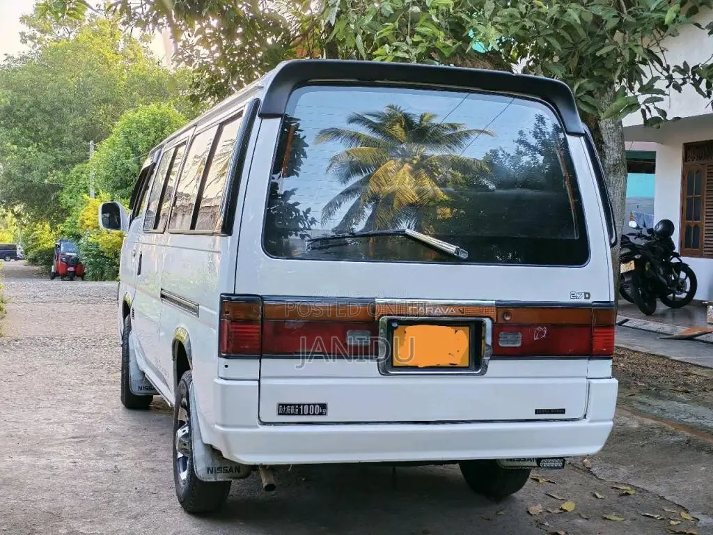 Nissan Caravan E24 1993 Van (Used)