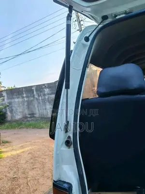 Nissan Caravan E24 1993 Van (Used)