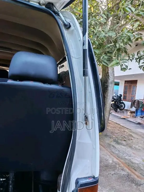 Nissan Caravan E24 1993 Van (Used)