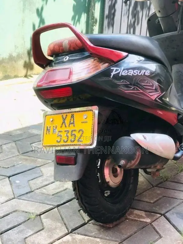 Hero Pleasure 2012 Motorbike (Used)