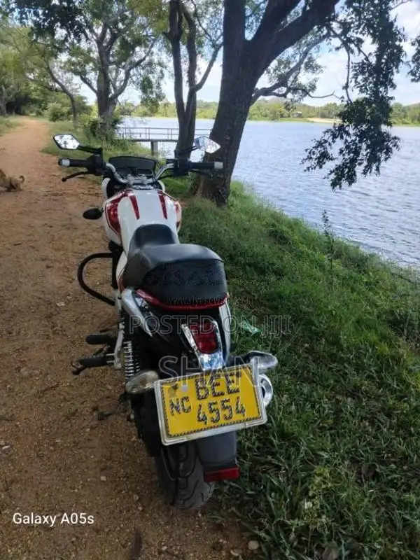 Bajaj V15 2016 Motorbike (Used)