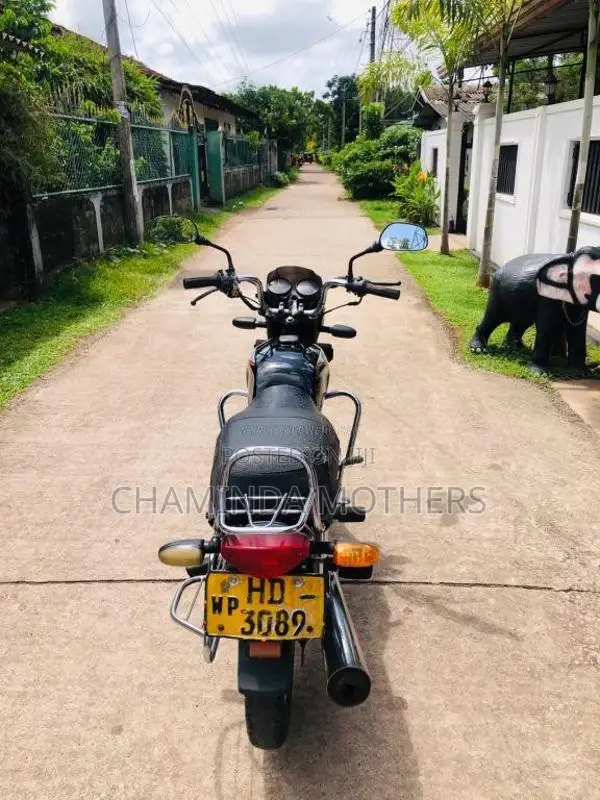 Bajaj Boxer 2006 Motorbike (Used)