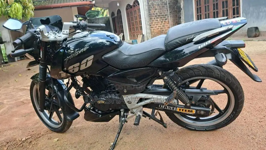Bajaj Pulsar 180 2010 Motorbike (Used)