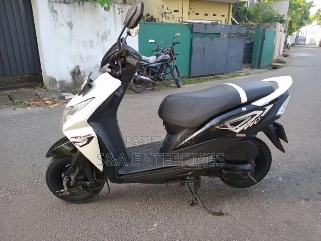 Honda Dio 2015 Motorbike (Used)