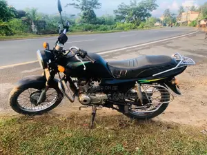 Bajaj Caliber 2006 Motorbike (Used)
