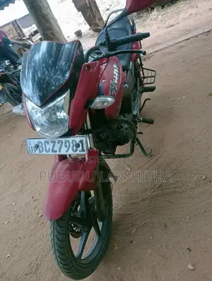 Hero Hunk 2015 Motorbike (Used)