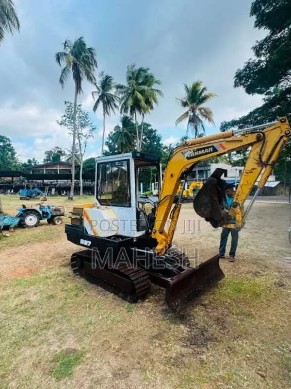 Yanmar B27 Excavator 2016 Heavy-Duty (Used)