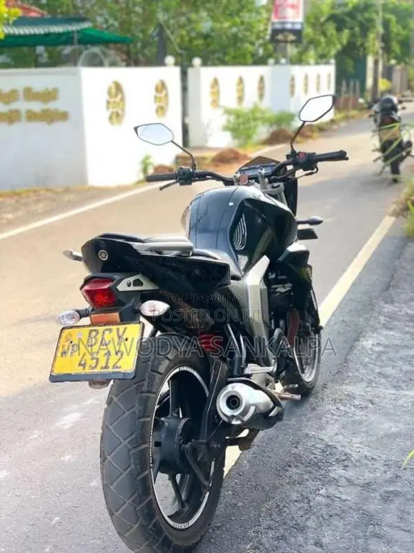 Yamaha FZ 2015 Motorbike (Used)