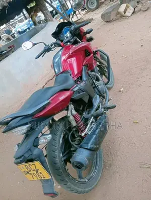 Hero Hunk 2015 Motorbike (Used)