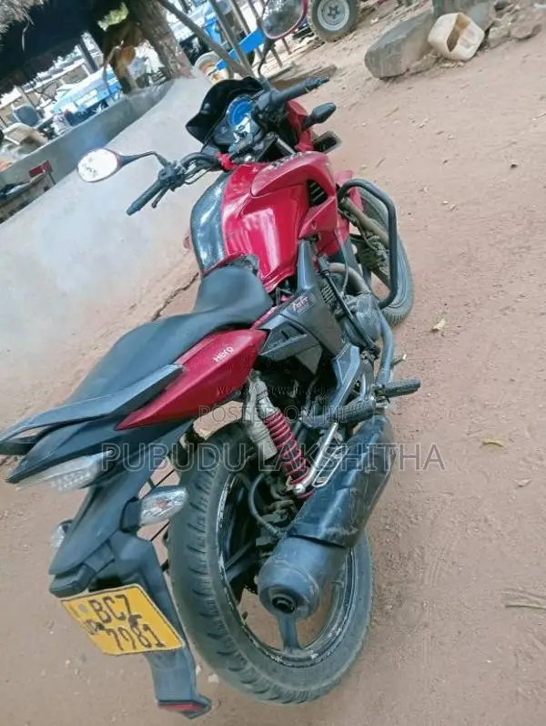 Hero Hunk 2015 Motorbike (Used)
