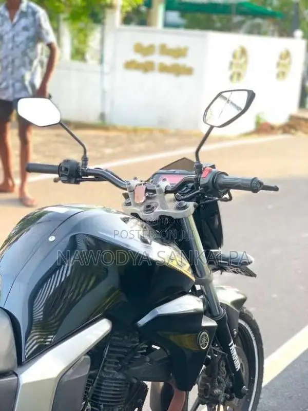 Yamaha FZ 2015 Motorbike (Used)