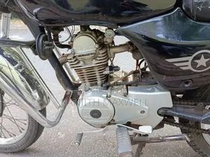 Bajaj Boxer 2004 Motorbike (Used)