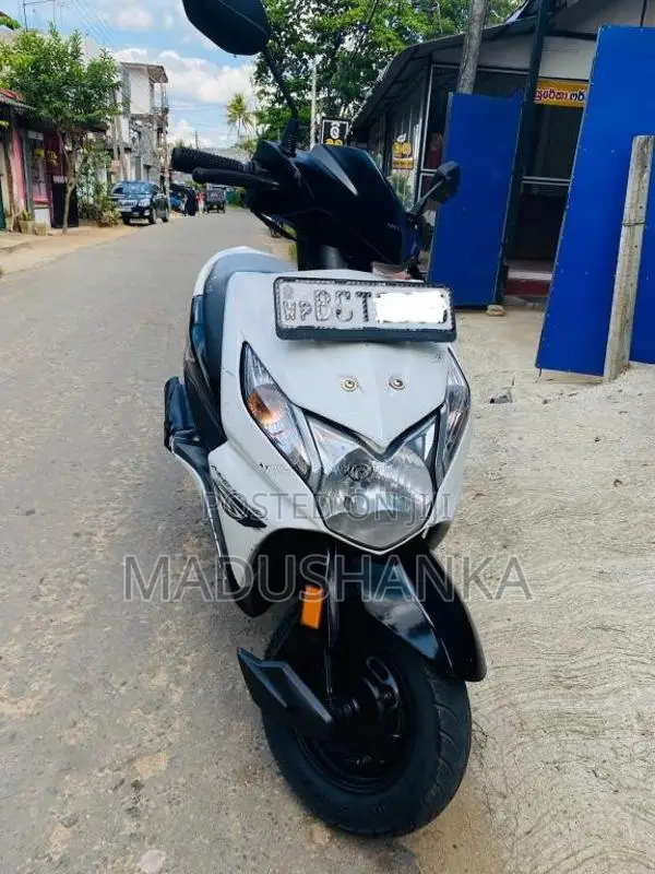 Honda Dio 2015 Motorbike (Used)