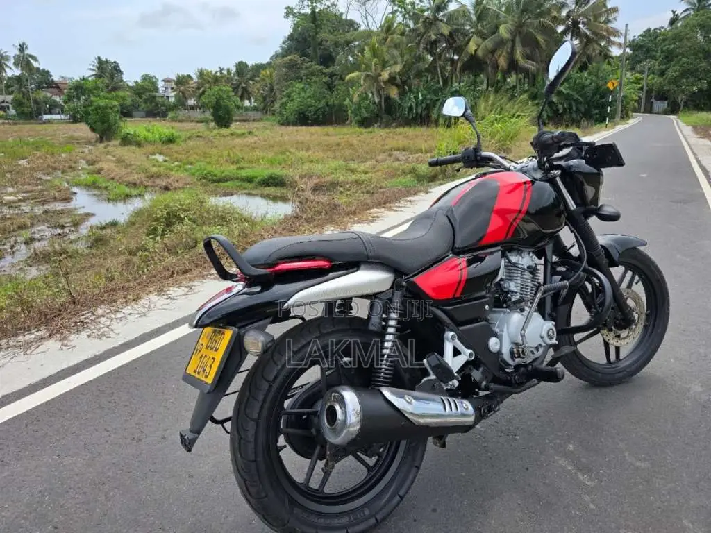 Bajaj V15 2016 Motorbike (Used)