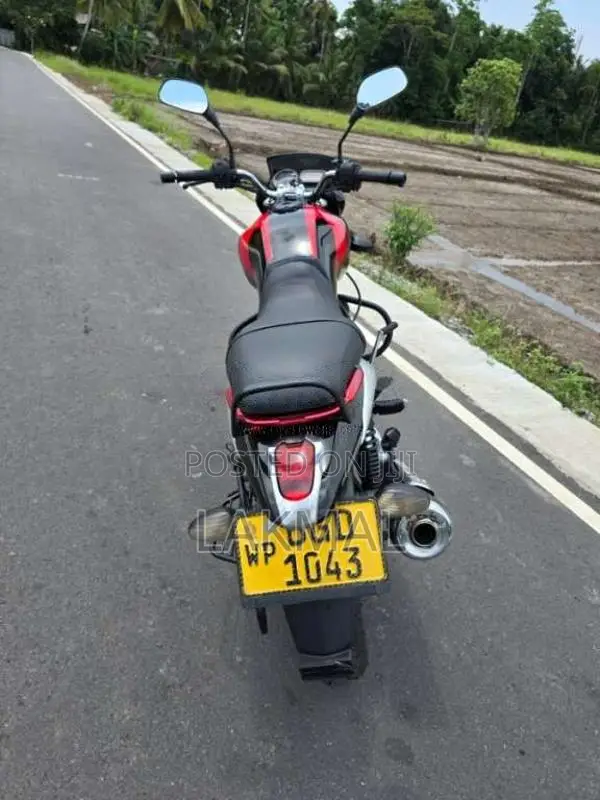 Bajaj V15 2016 Motorbike (Used)