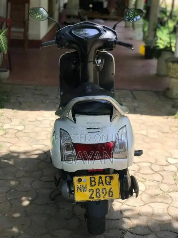 Honda Activa 2013 Motorbike (Used)