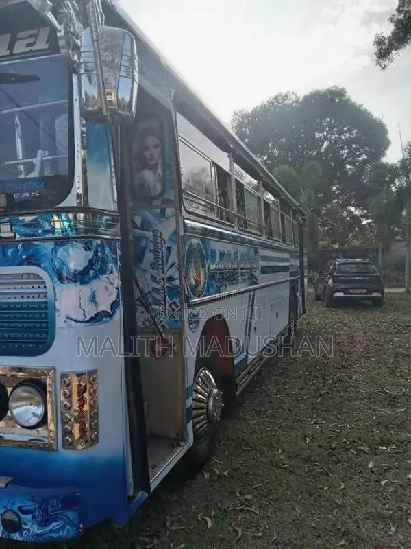 Ashok-Leyland Viking 2003 Bus (Used)