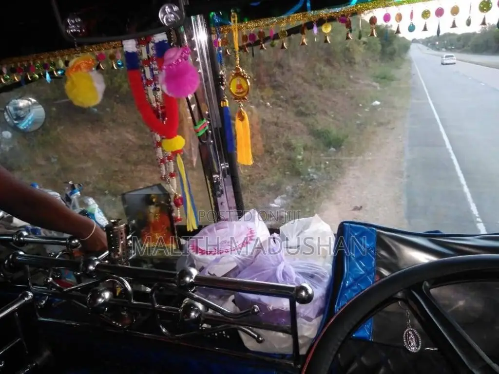 Ashok-Leyland Viking 2003 Bus (Used)