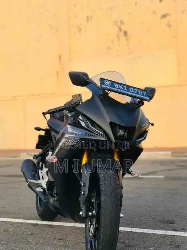 Yamaha R15 2025 Motorbike (Used)