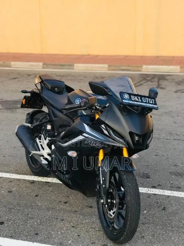 Yamaha R15 2025 Motorbike (Used)
