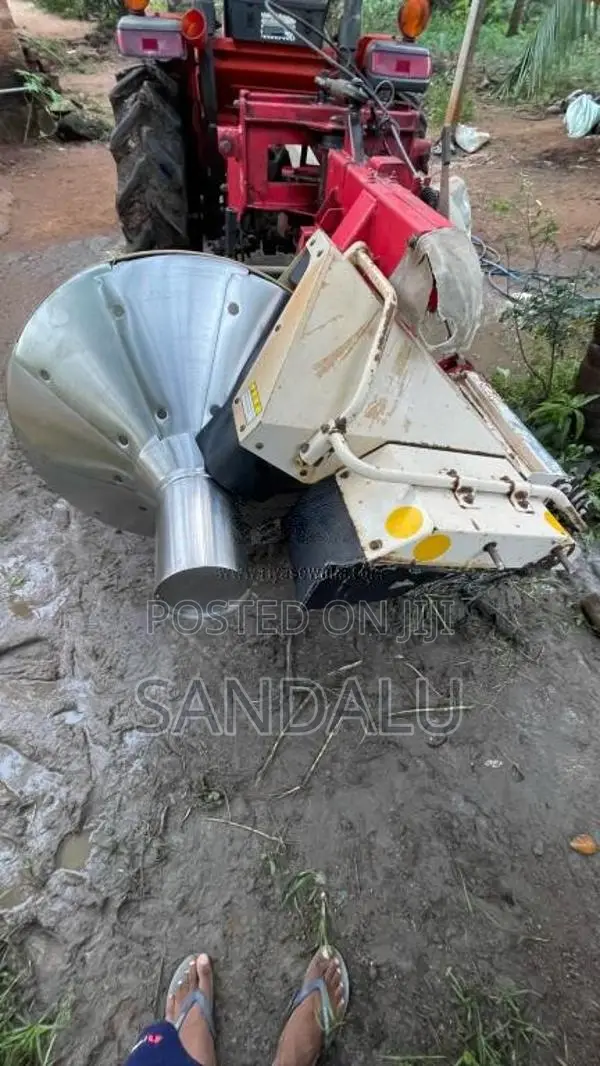 Kubota Mud Repair Machine 2017 Tractor (Used)