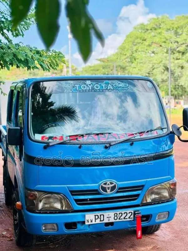 Toyota D 2002 Crew Cab (Used)