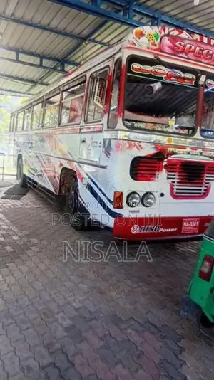 Ashok-Leyland Viking 2006 Bus (Used)