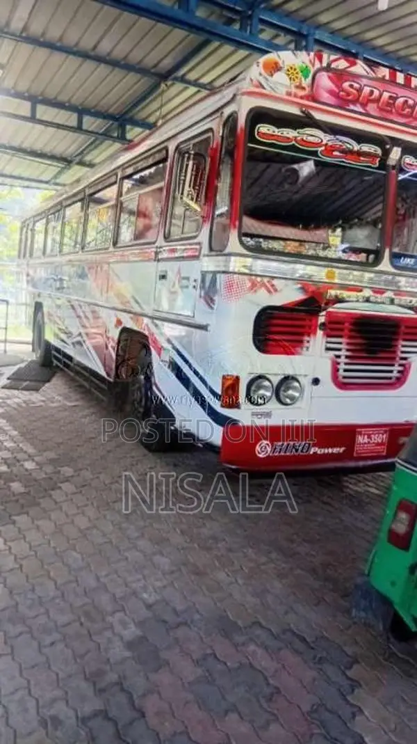 Ashok-Leyland Viking 2006 Bus (Used)