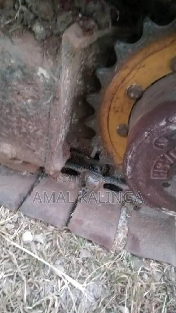 Komatsu 20 6 2002 Heavy-Duty (Used)
