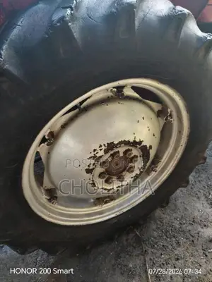 Massey-Ferguson 2405 1980 Tractor (Used)
