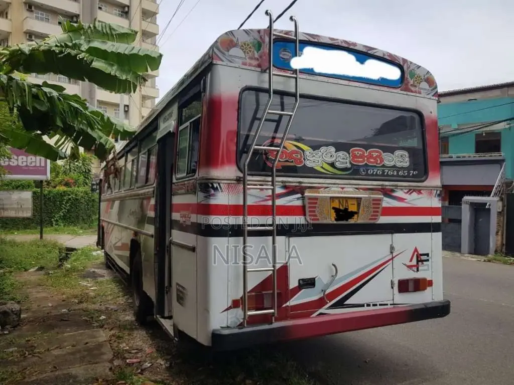 Ashok-Leyland Viking 2006 Bus (Used)