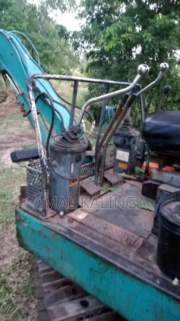 Komatsu 20 6 2002 Heavy-Duty (Used)