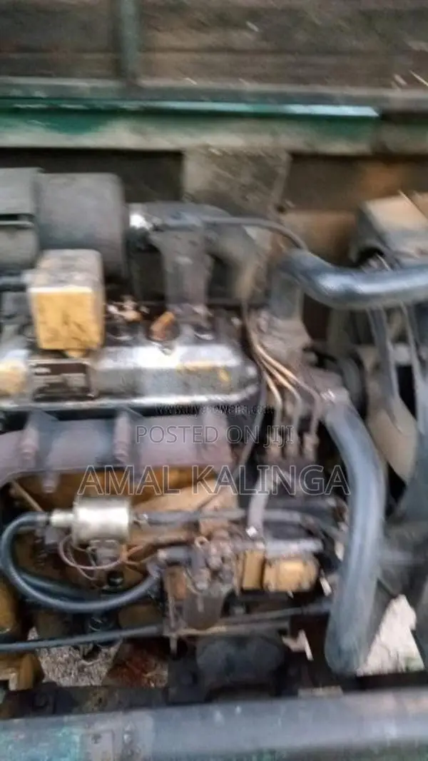 Komatsu 20 6 2002 Heavy-Duty (Used)