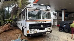Ashok-Leyland Viking 2004 Bus (Used)