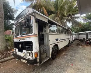 Ashok-Leyland Viking 2004 Bus (Used)