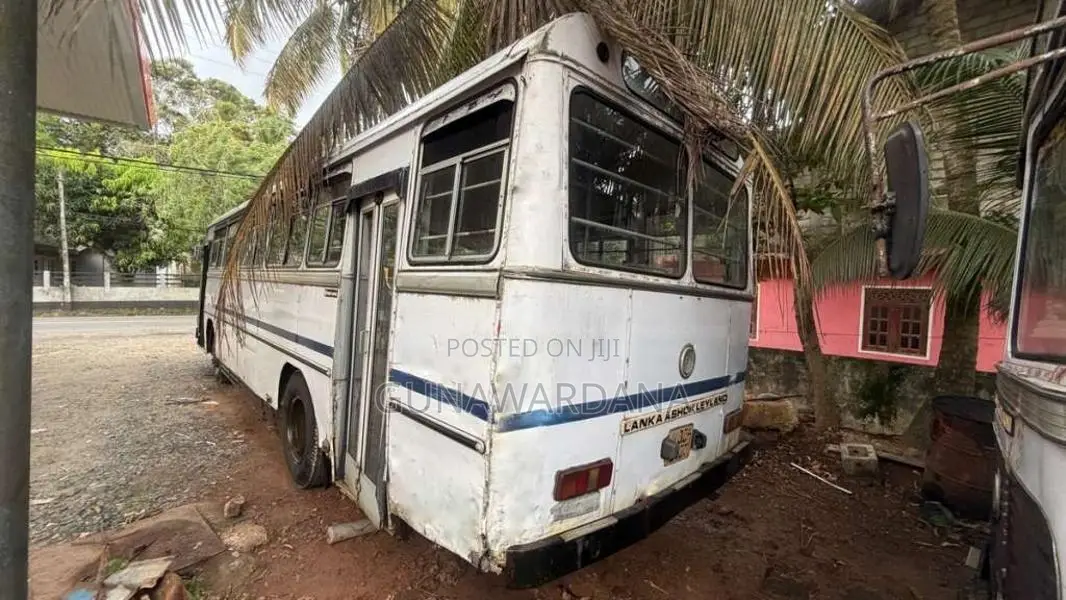 Ashok-Leyland Viking 2004 Bus (Used)