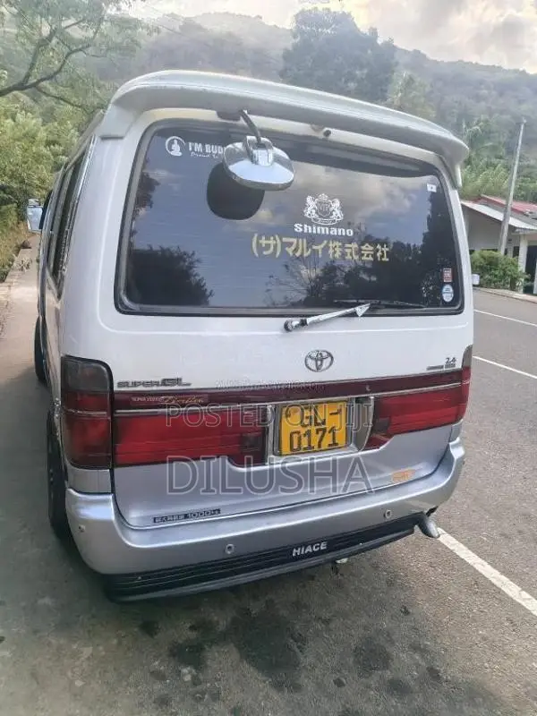 Toyota Dolphin 2000 Van (Used)