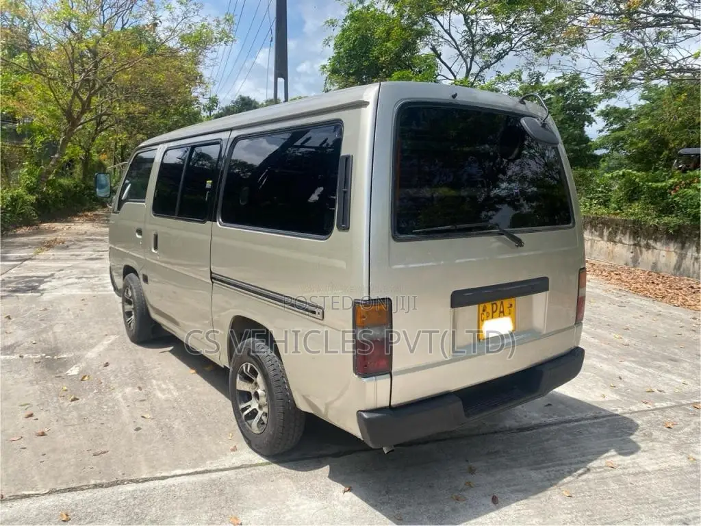 Nissan Caravan 1999 Van (Used)