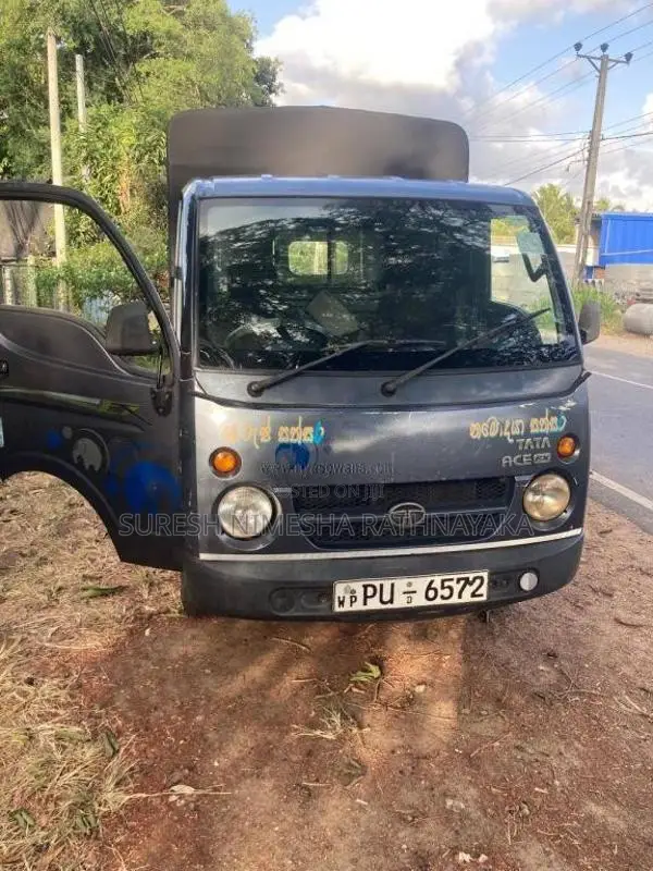 Tata Dimo Batta 2012 Lorry (Used)