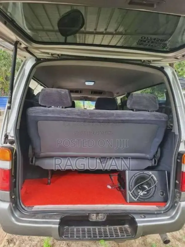 Toyota Dolphin 2002 Van (Used)