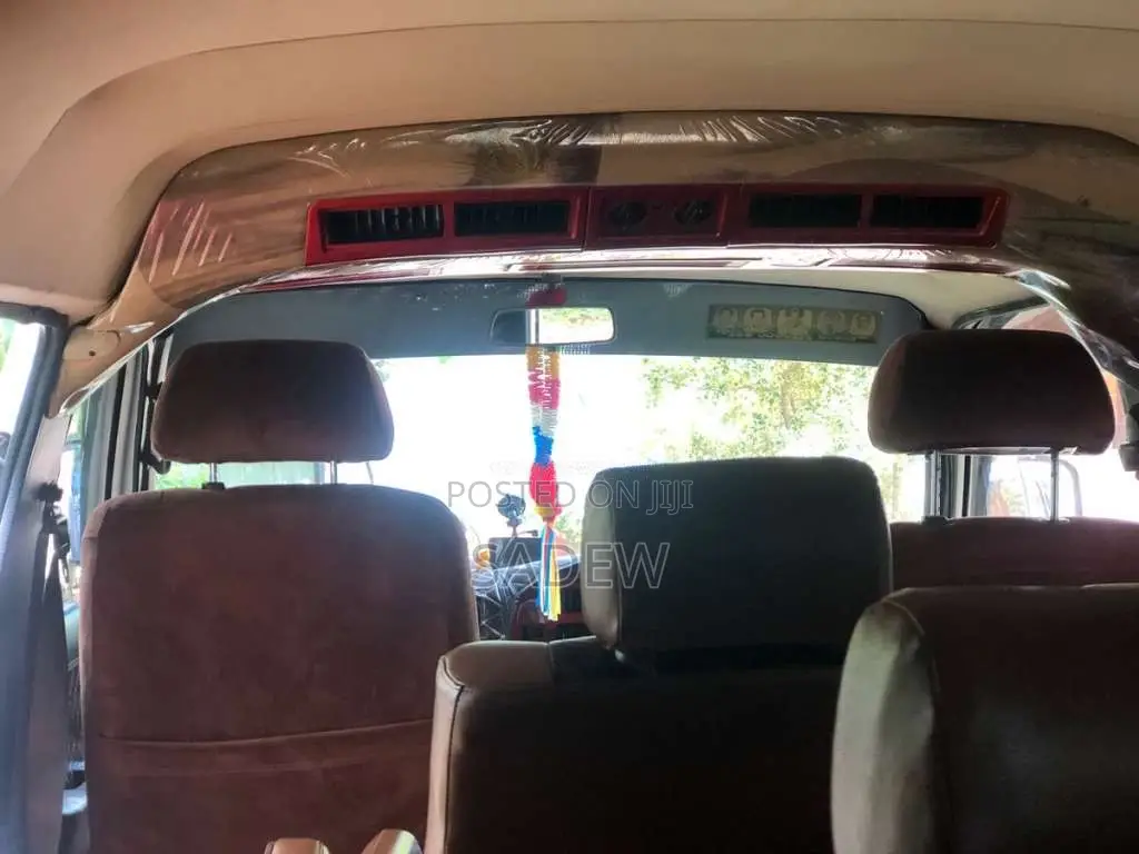 Nissan Caravan 1993 Van (Used)