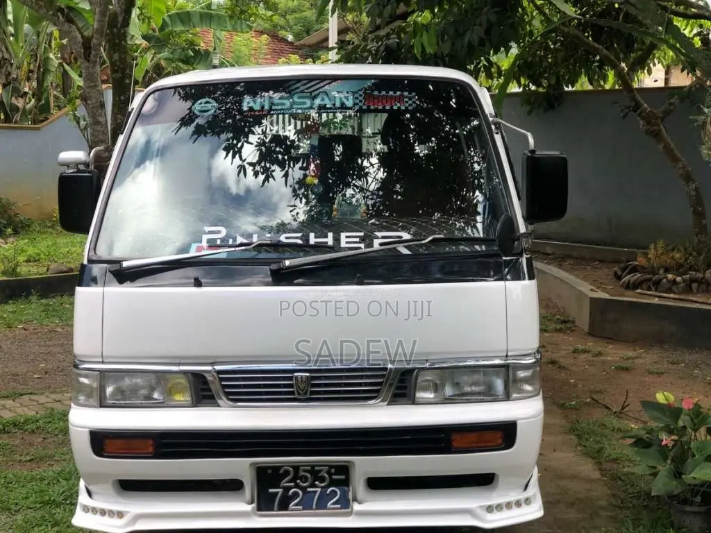 Nissan Caravan 1993 Van (Used)