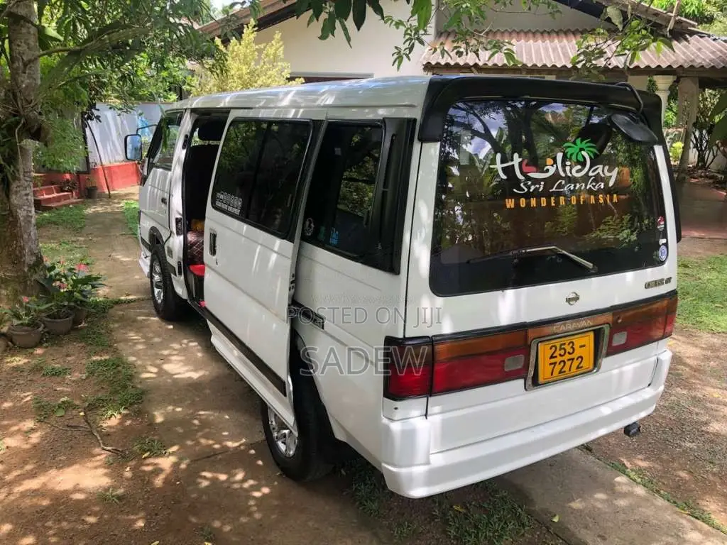 Nissan Caravan 1993 Van (Used)