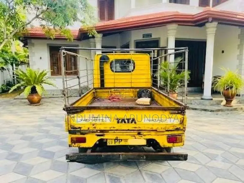 Tata Dimo Batta 2011 Lorry (Used)